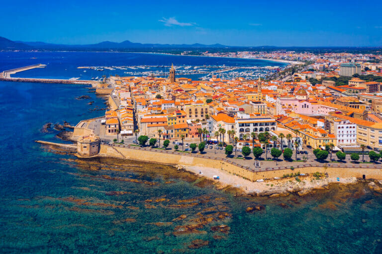 Esplora i migliori posti da visitare in Sardegna: una guida turistica completa